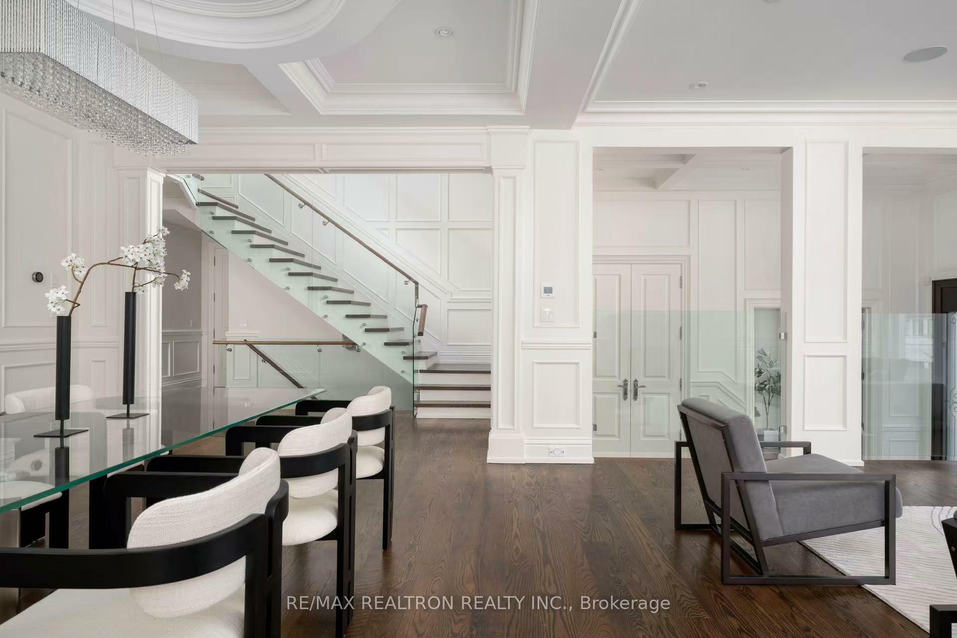 Photo de la propriété:  255 Ellerslie Avenue  ON M2N 1Y5 