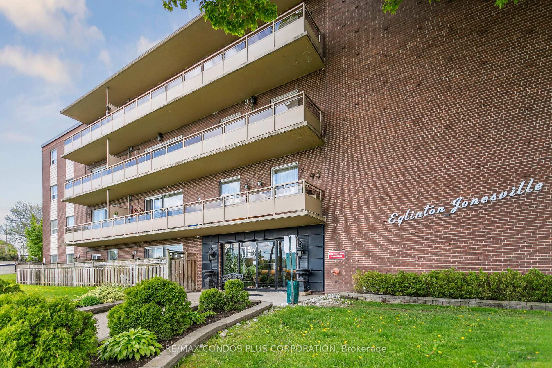 Property Photo: 71 Jonesville Crescent 409 ON M4A 1H1