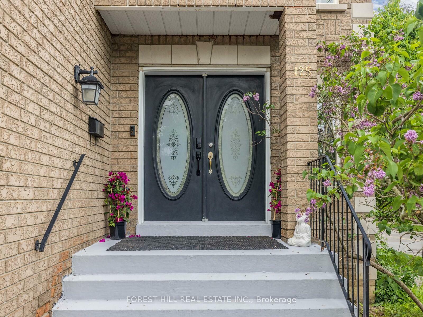 Photo de la propriété:  125 Spring Garden Avenue  ON M2N 3G4 