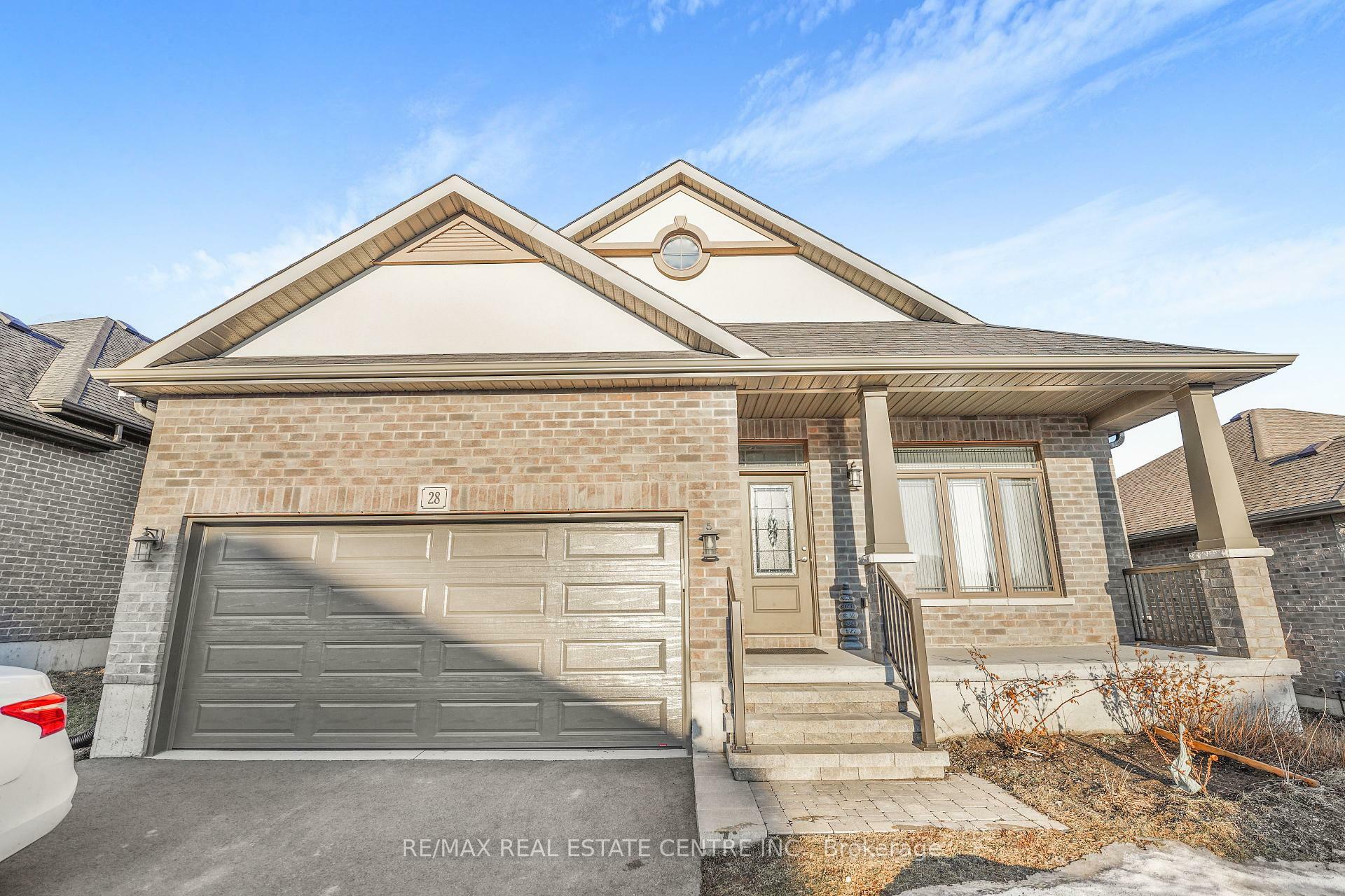 Property Photo: 28 Stonecrest Boulevard ON K8R 0A4