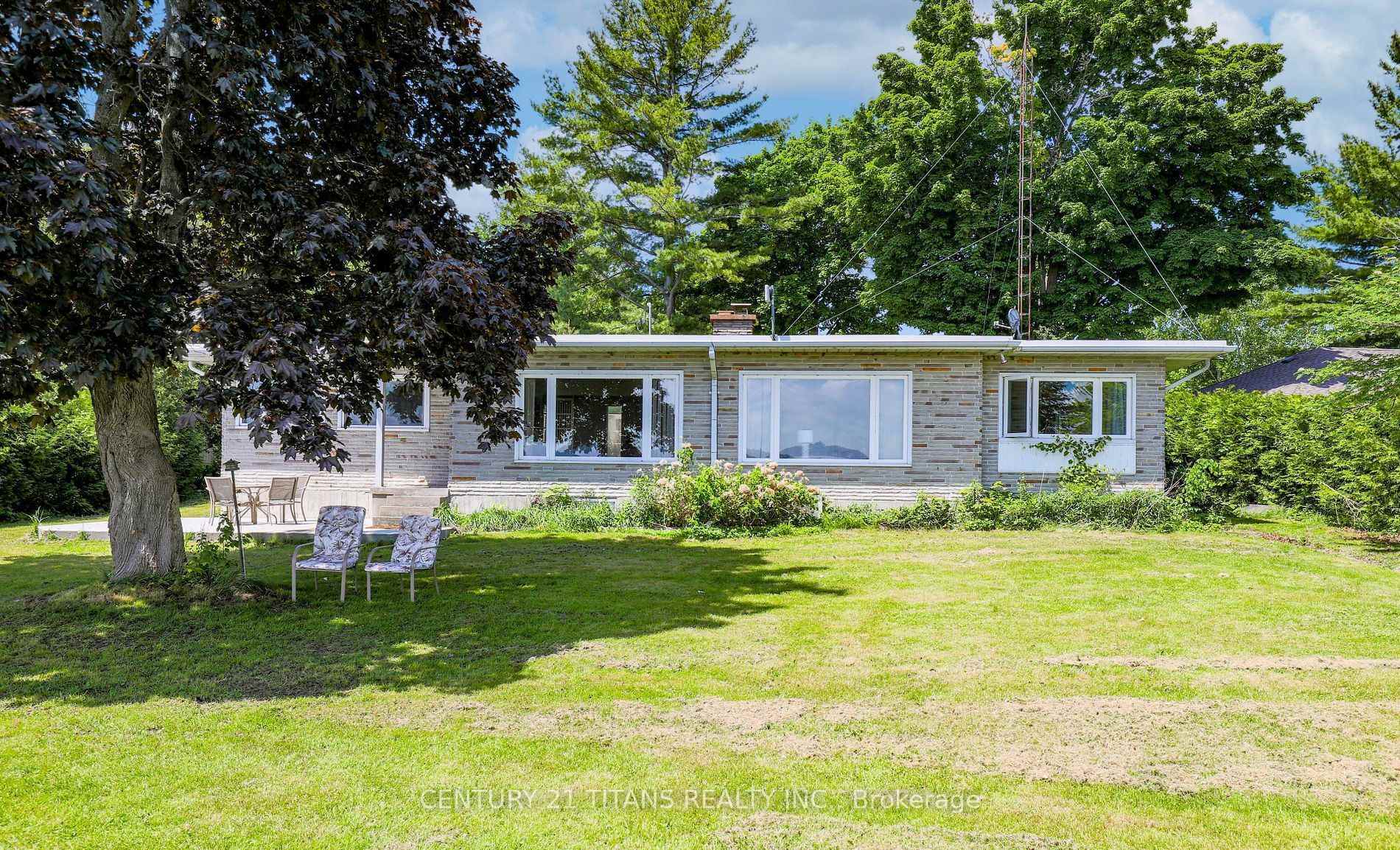 Property Photo: 21 Glassford Road ON K0M 2C0