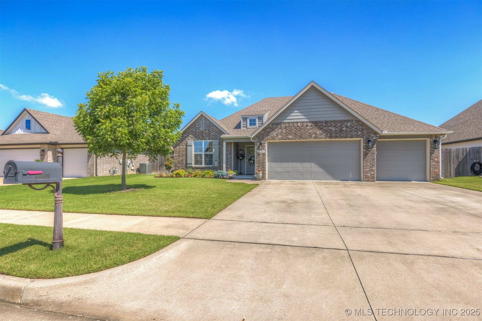 Property Photo:  23107 E 104th Place S  OK 74014 