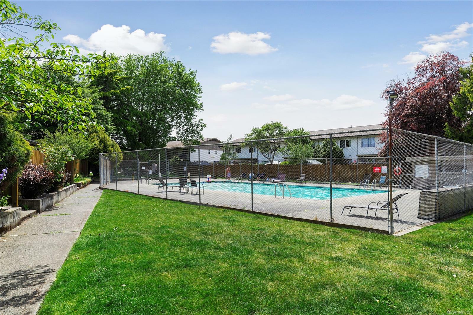 Property Photo: 3638 Tillicum Rd BC V8Z 4H4