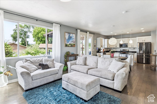 Property Photo: 337 E Penney Ave UT 84115