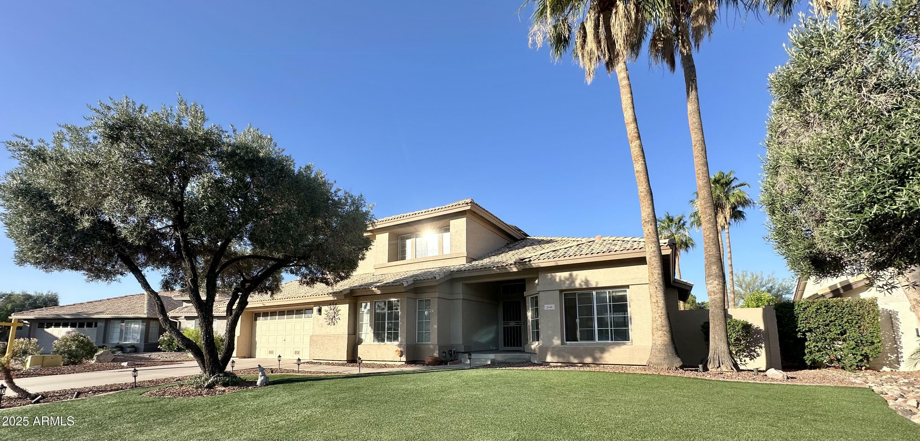 Property Photo:  2549 E Desert Trumpet Road  AZ 85048 