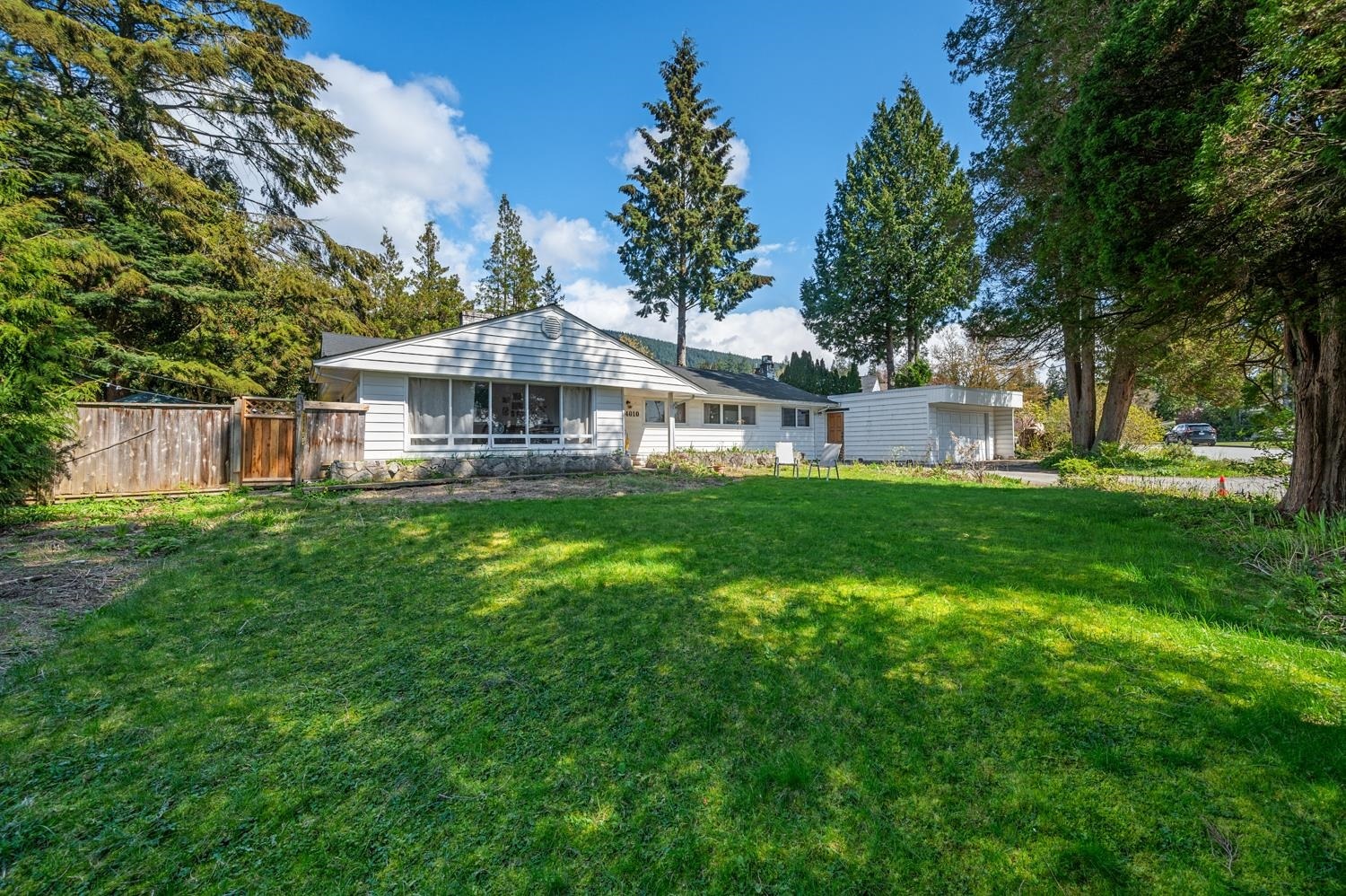Property Photo: 4010 Sunnycrest Drive BC V7R 3E4
