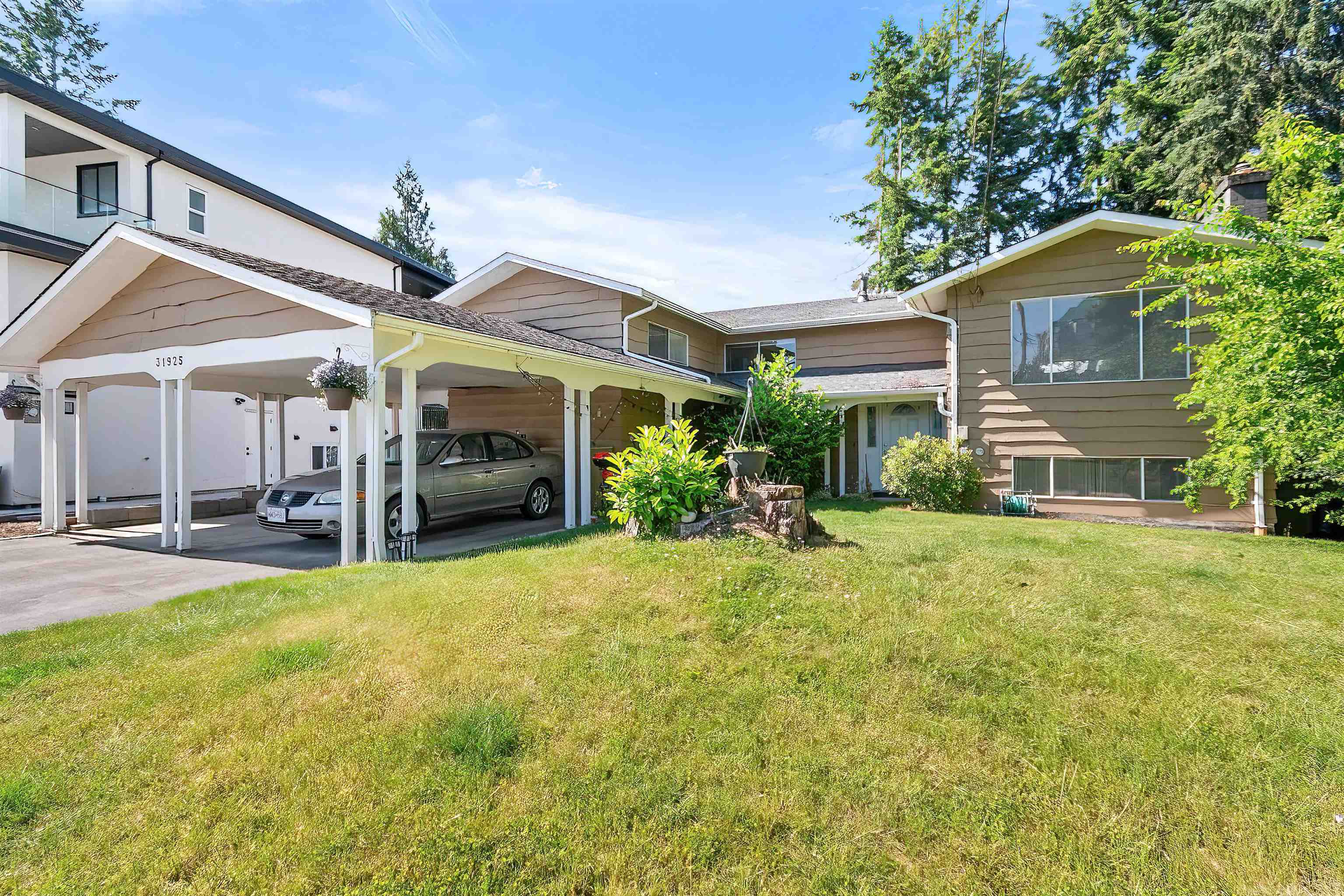 Property Photo: 31925 Casper Court BC V2T 2J8