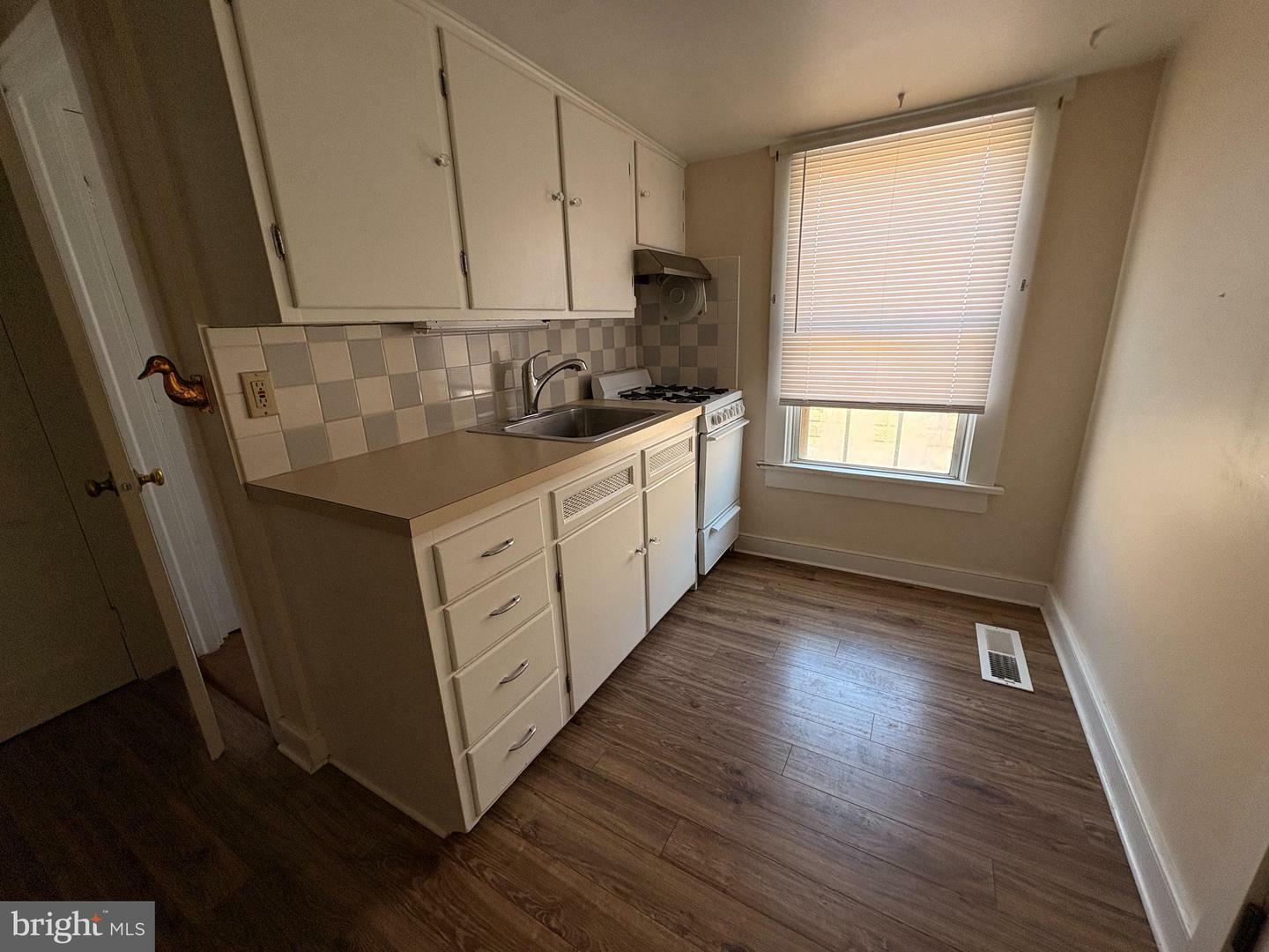 Property Photo:  445 Ellisdale Road  NJ 08515 