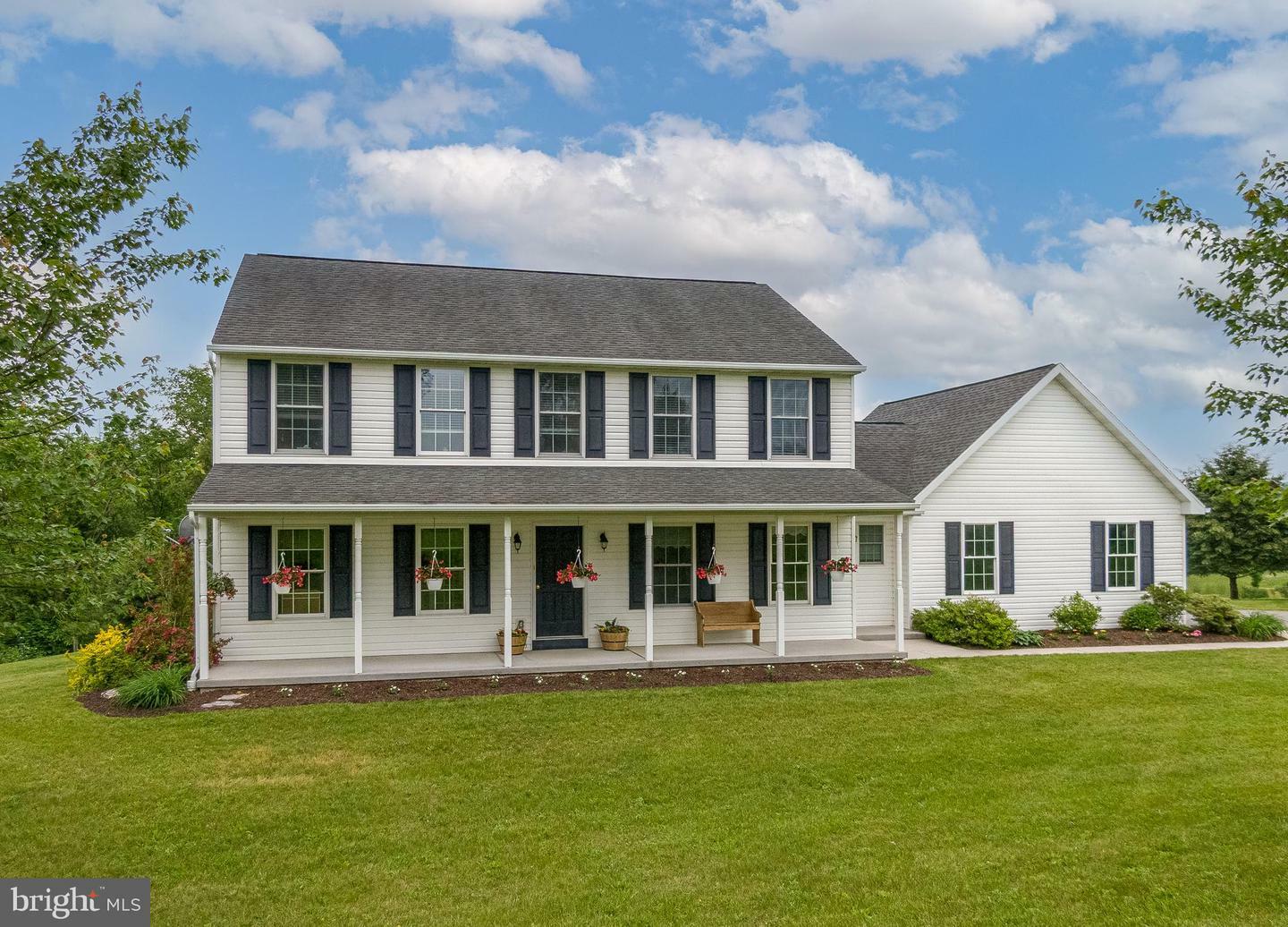 Property Photo:  38 Seiger Lane  PA 19555 