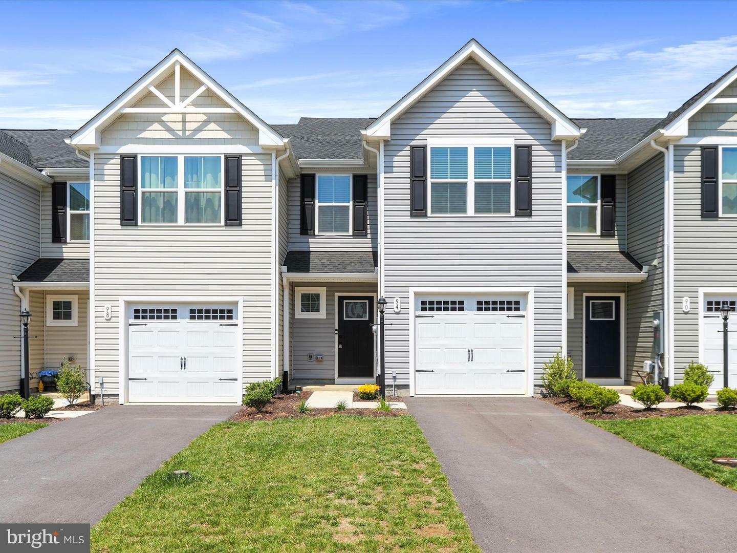 Property Photo: 94 Calais Place WV 25427