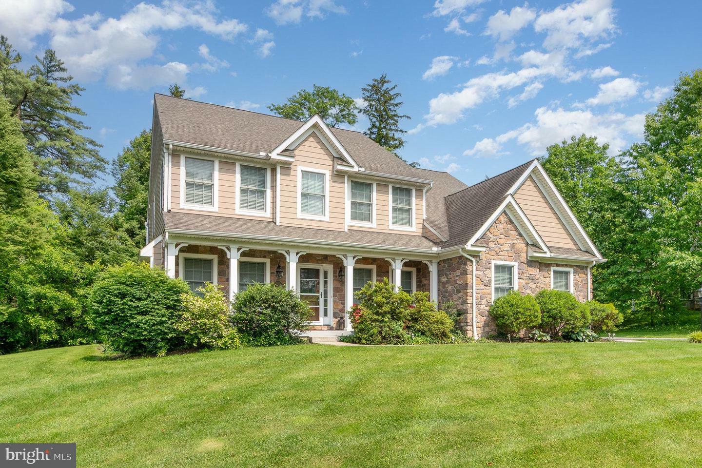 Property Photo: 1011 Wyndham Drive PA 17403