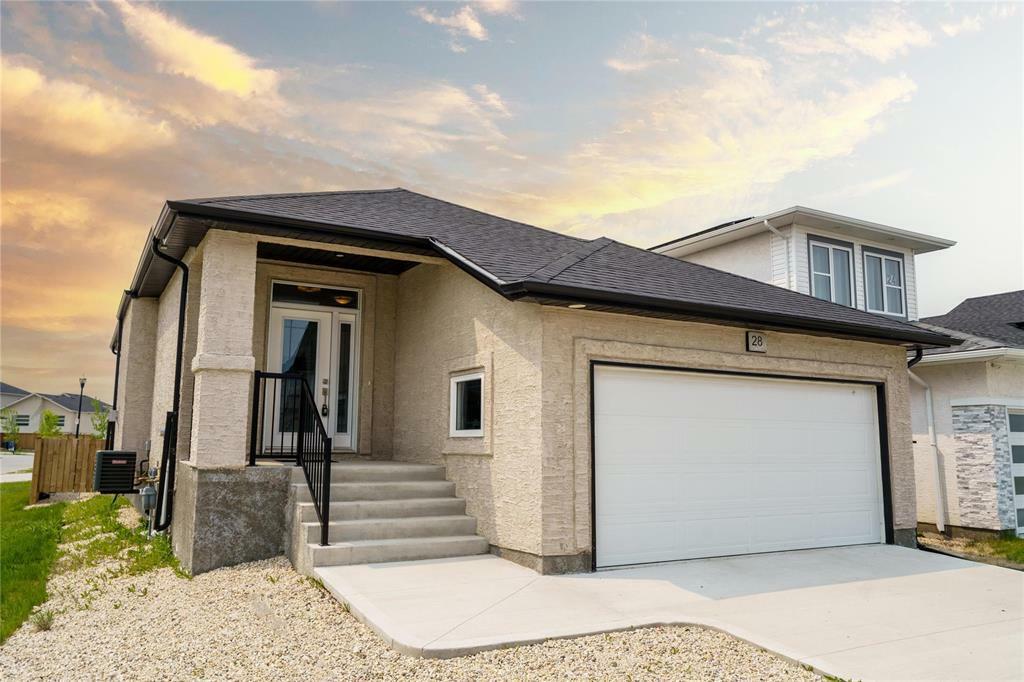Property Photo: 28 Hughes Crescent MB R3Y 2B6