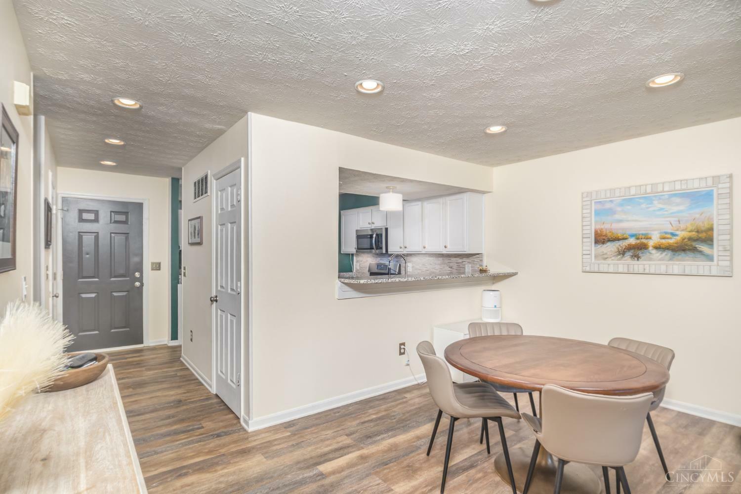 Property Photo: 7638 Lake Pointe OH 45039
