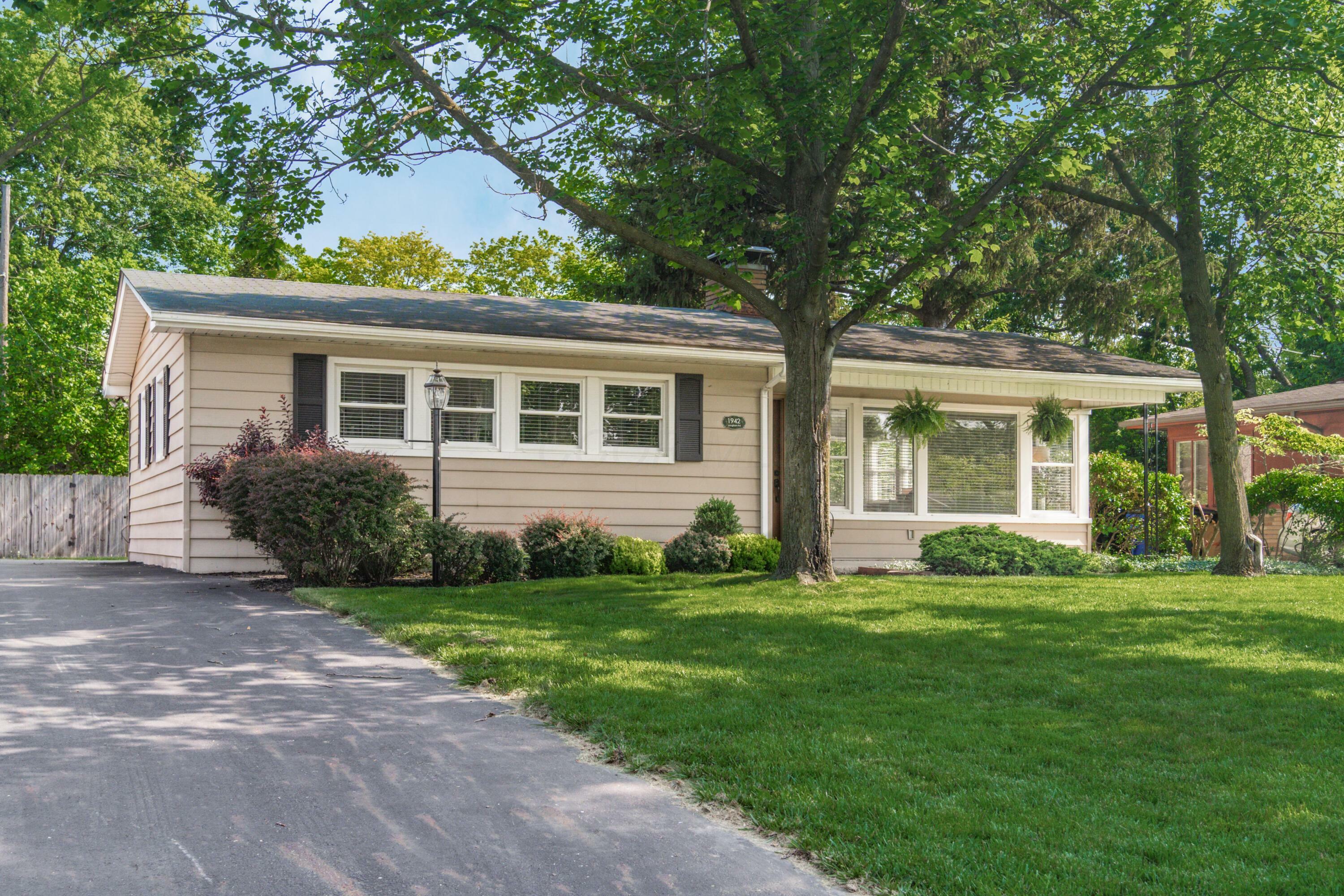 Property Photo: 1942 Langham Road OH 43221