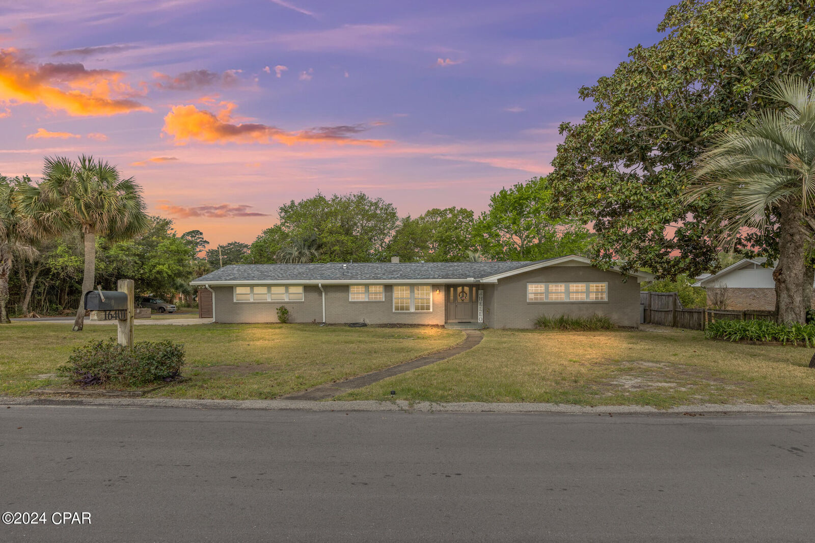 Property Photo: 16401 Castile Avenue FL 32413