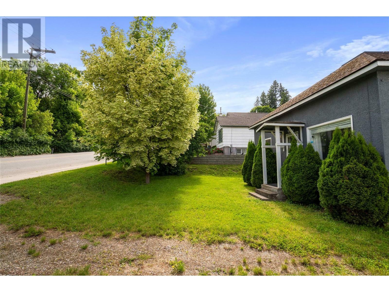 Property Photo: 630 Okanagan SE Avenue BC V1E 1G7