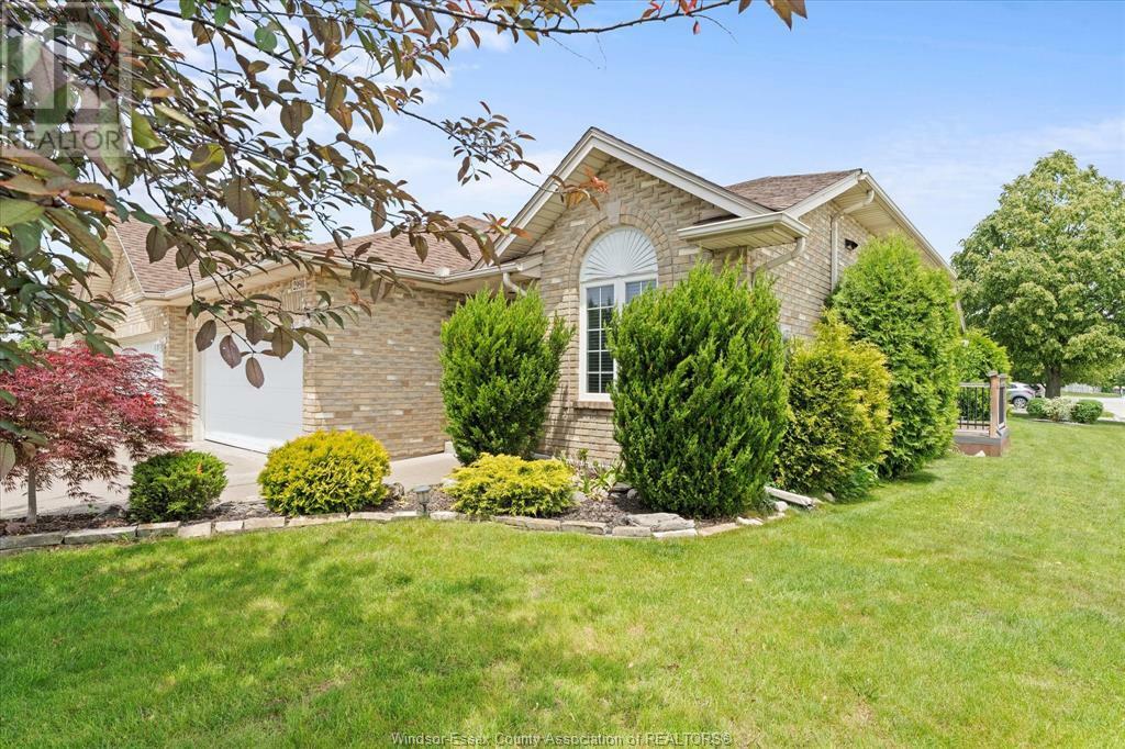 Property Photo: 2998 Virginia Park Avenue ON N9E 4X7