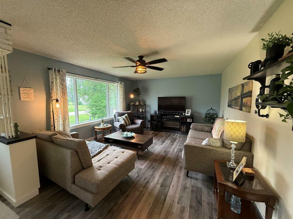 Property Photo: 595 Gimby Street MB R0K 0L0