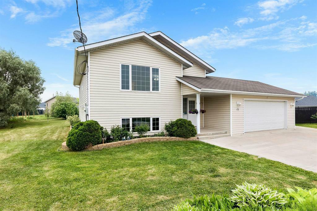 Property Photo: 17 Linden Place MB R5G 2J3
