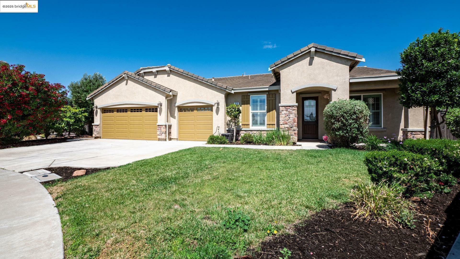Property Photo: 858 Pathfinder Ct CA 94561