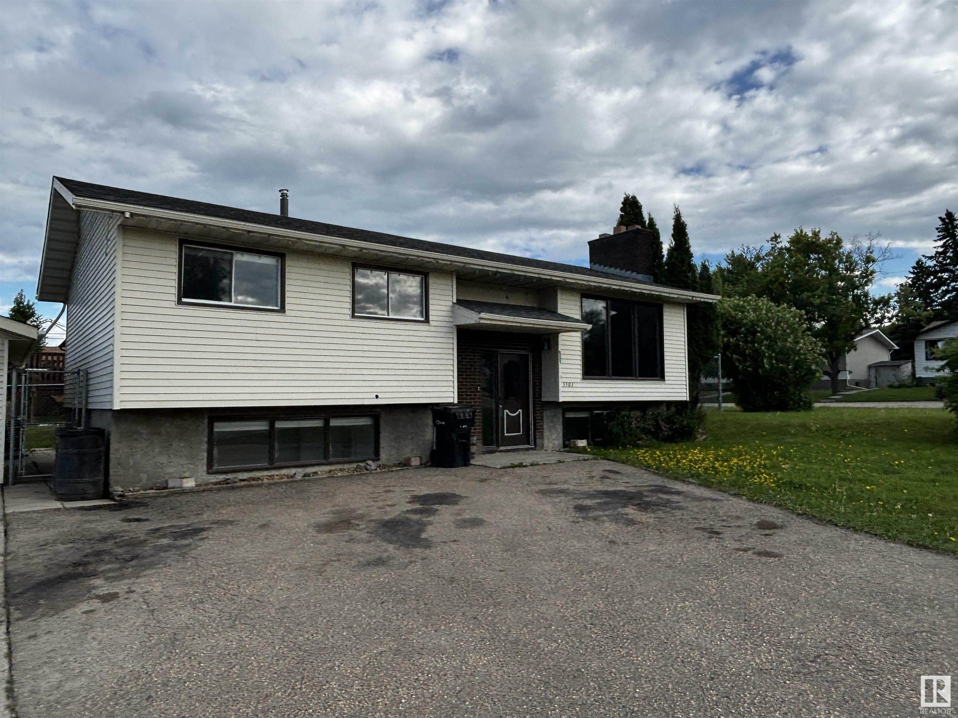 Property Photo: 5501 48 Street AB T7A 1B5