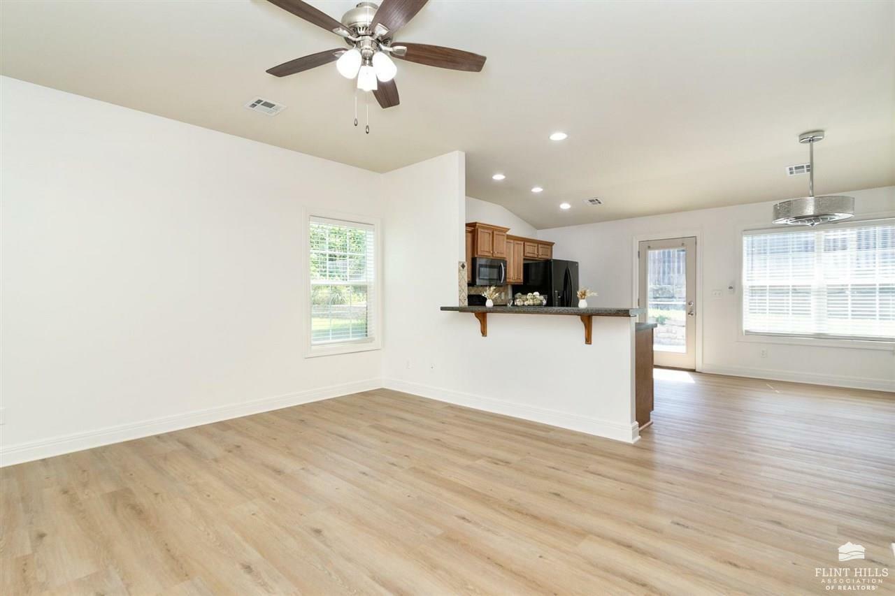 4388 Aspen Drive  Manhattan KS 66502 photo