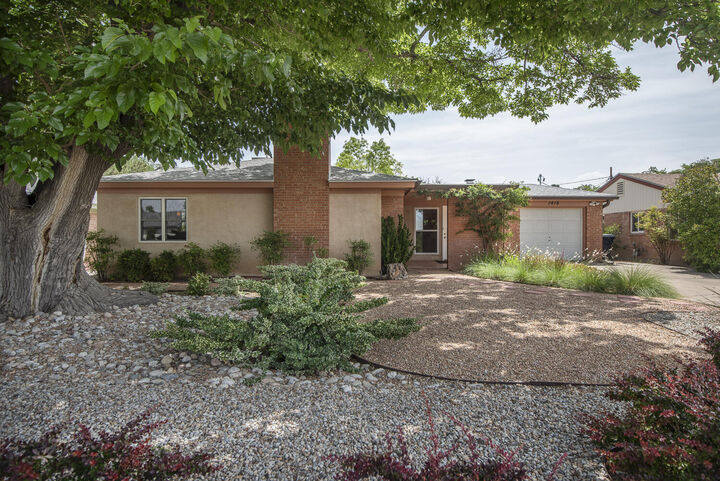 Property Photo: 1416 Bryn Mawr Drive NE NM 87106