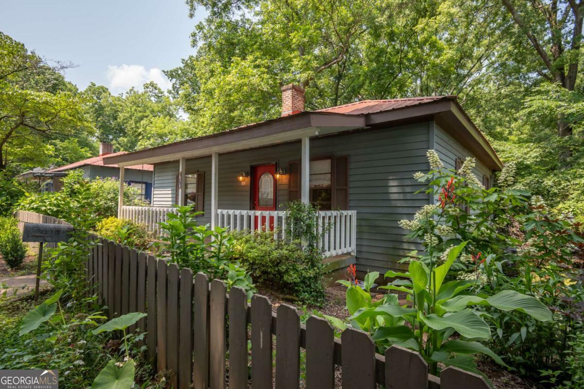 Property Photo: 140 Lakeview Street GA 30601