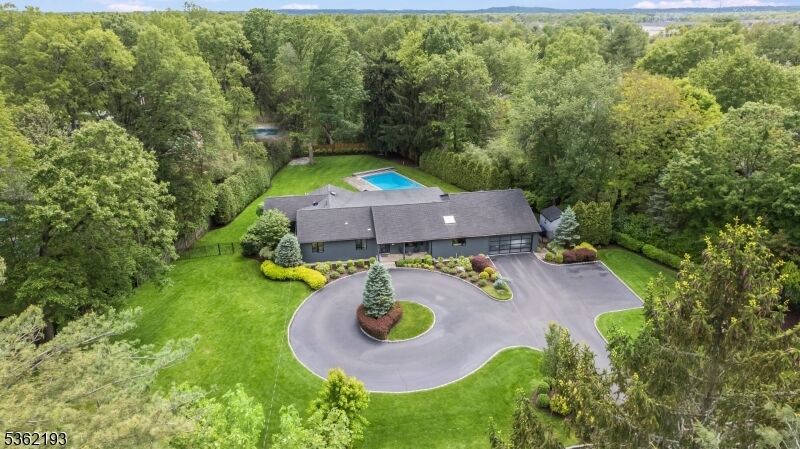 Property Photo:  4 Creighton Dr  NJ 07039 