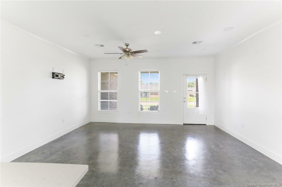 Property Photo: 4402 Pleasant Drive LA 70605