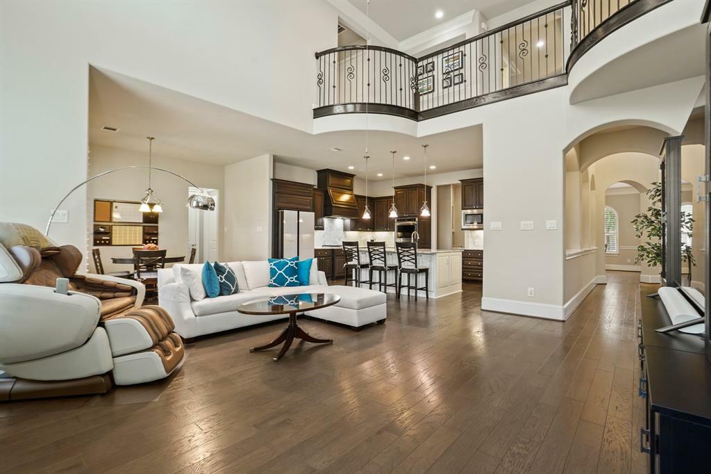 Property Photo: 9810 Mount Whitney TX 77459