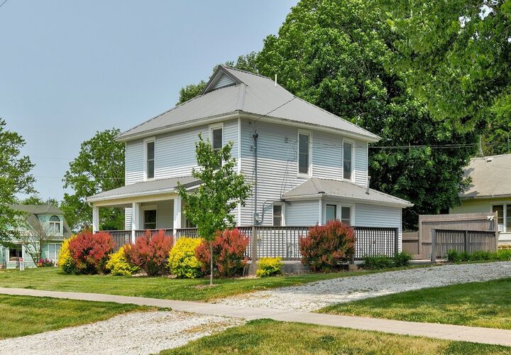 Property Photo: 105 E Lacona Street IA 50139