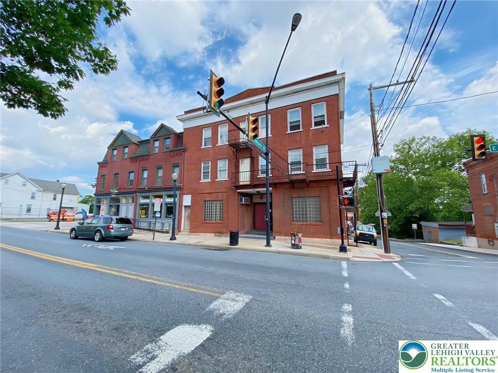 Property Photo: 429 E 4th Street 2nd Floor PA 18015