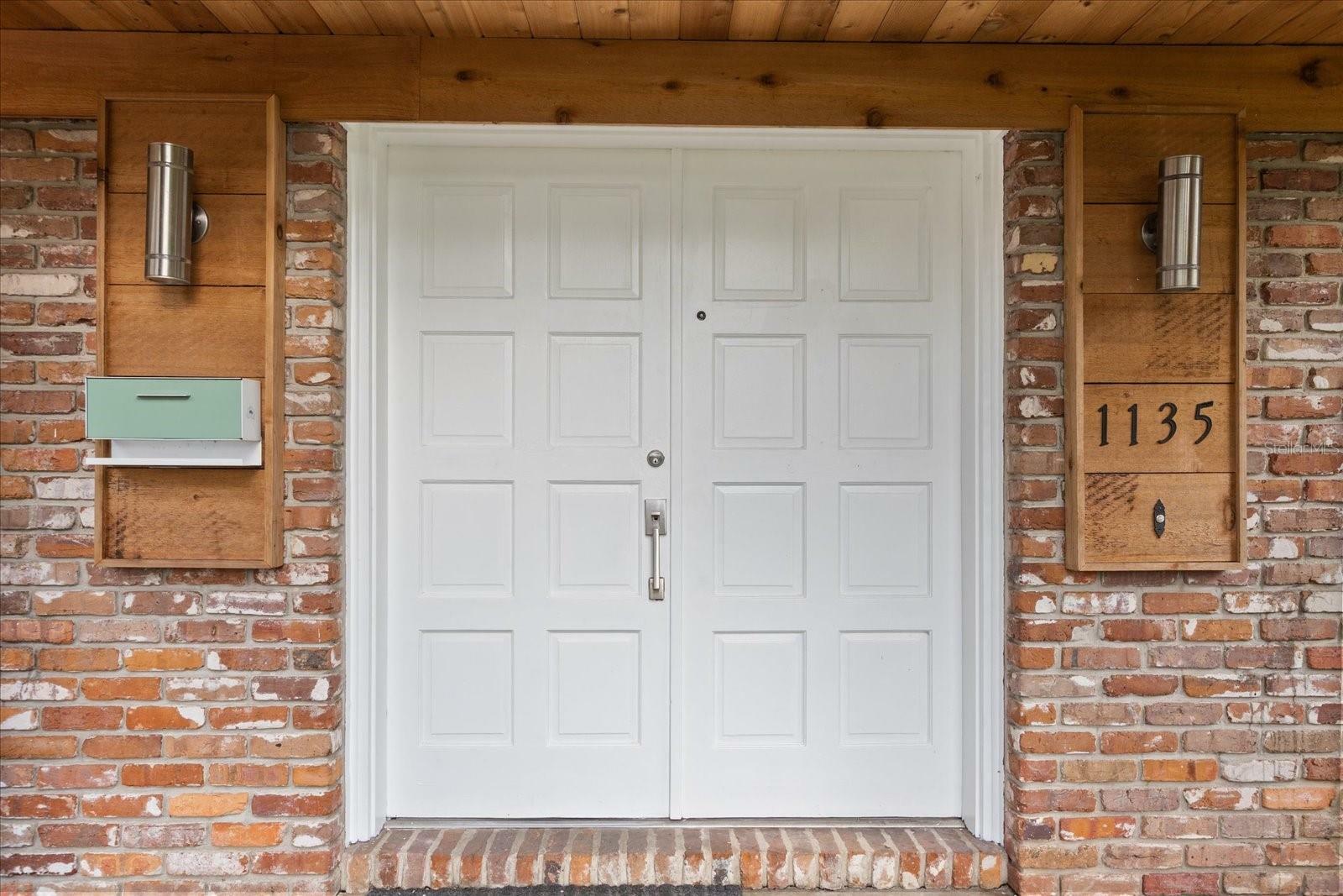 Property Photo: 1135 Thunder Trail FL 32751