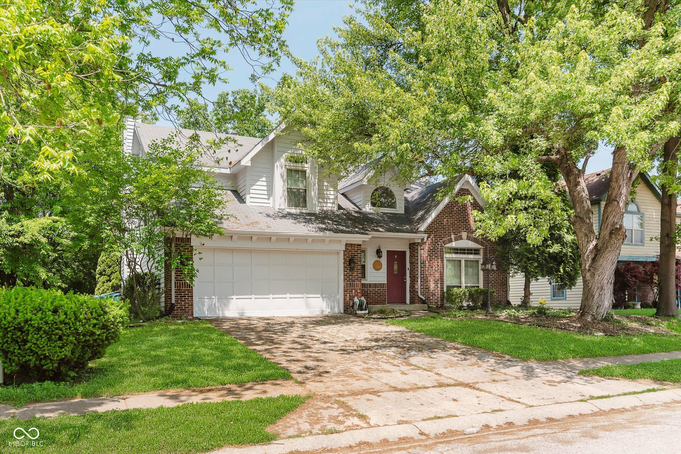 Property Photo: 2916 Sunmeadow Way IN 46228