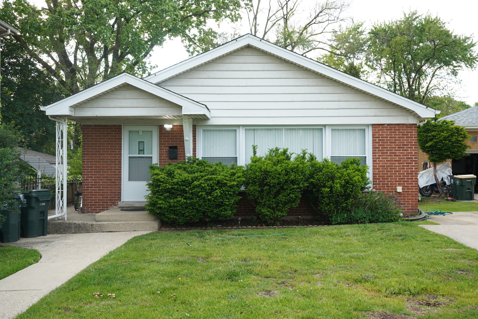 Property Photo: 8660 Frontage Road IL 60053