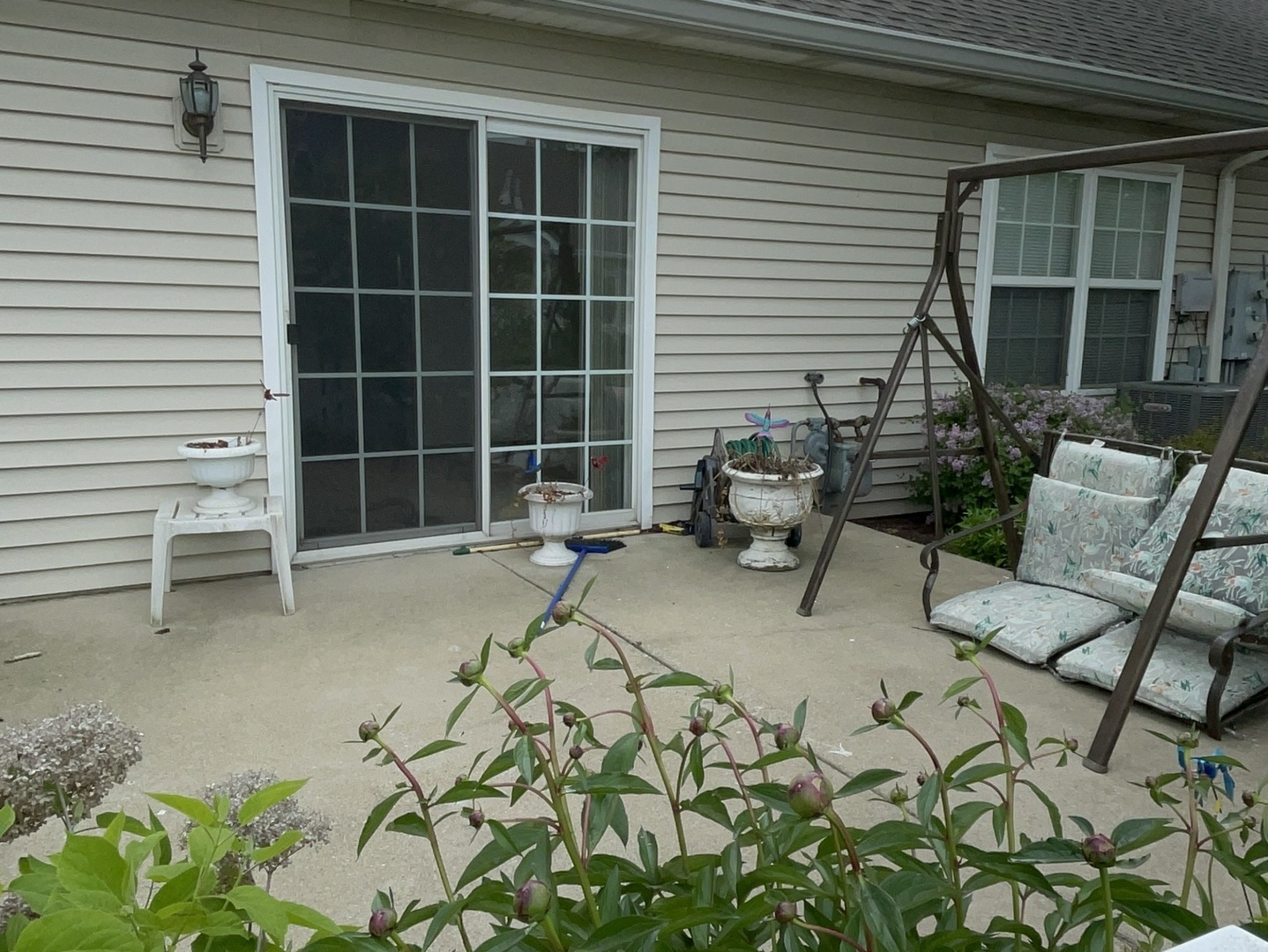 Property Photo: 910 Garden Lane 910 IL 60430