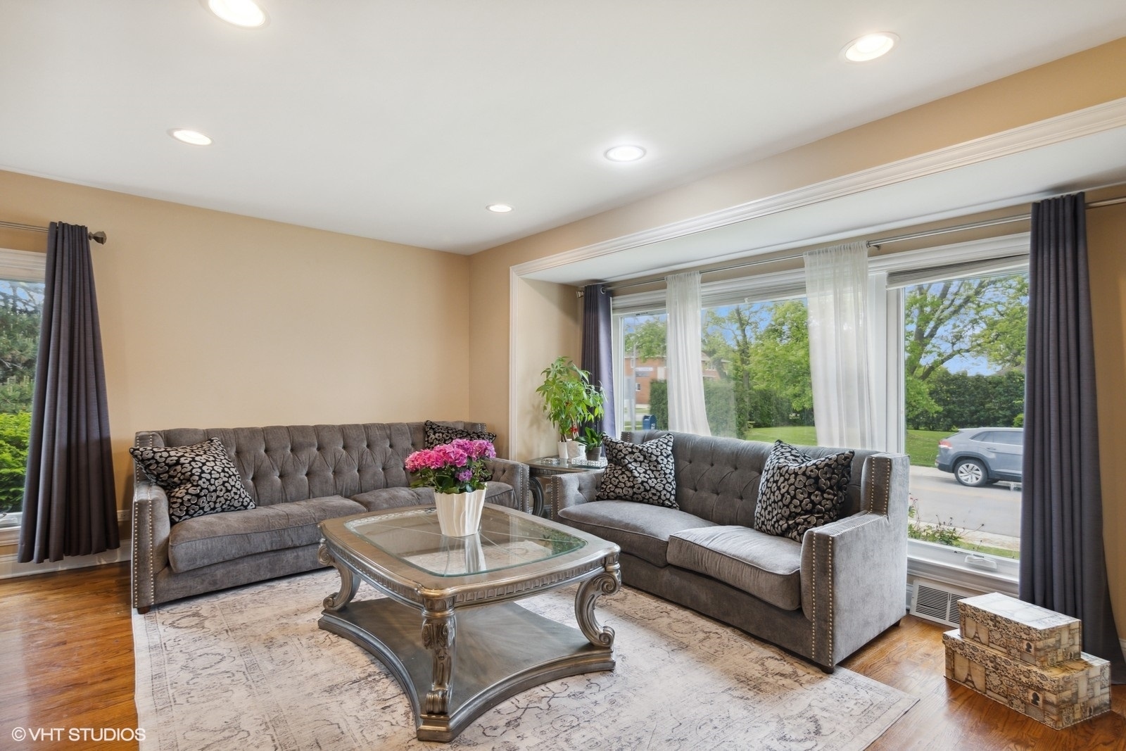 Property Photo: 5112 N Canfield Avenue IL 60706
