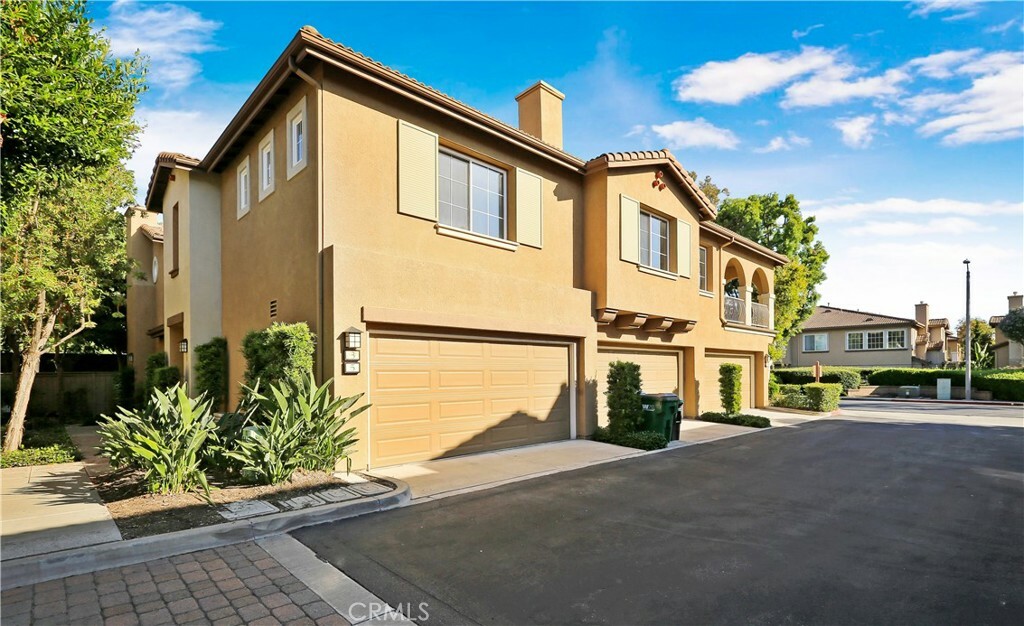 5 Bradford  Irvine CA 92602 photo