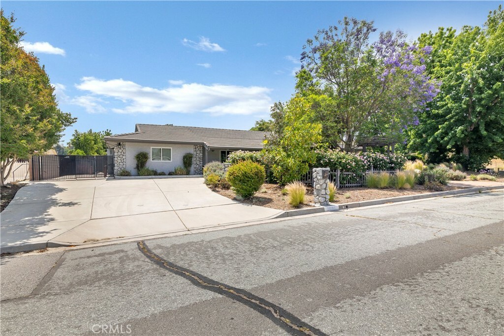 Property Photo: 3890 English CA 92544