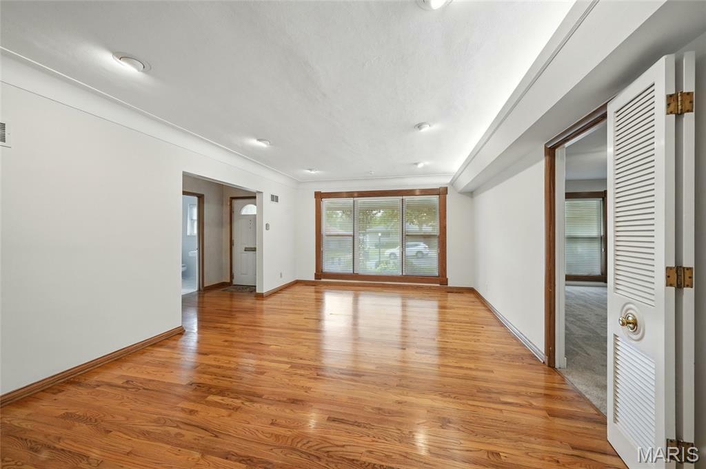 Property Photo: 854 Saxony Court MO 63130