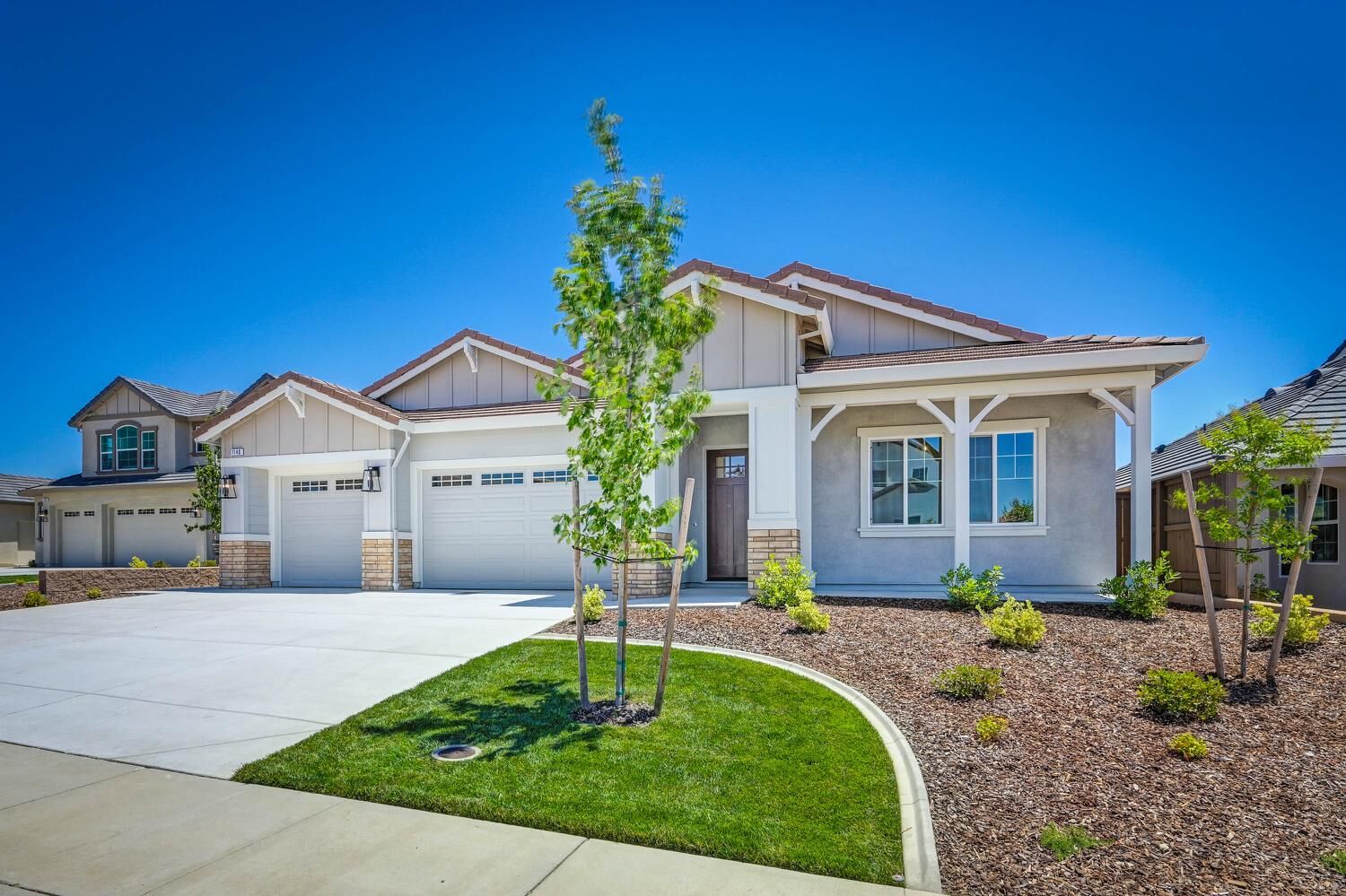 Property Photo: 1140 Brook Trail Court CA 95765