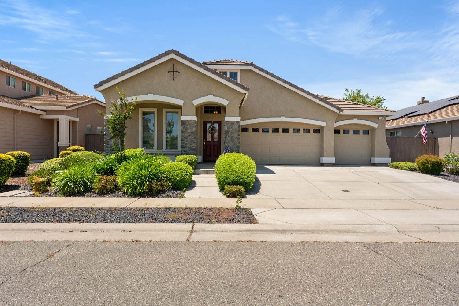 Property Photo:  1882 Newark Way  CA 95648 