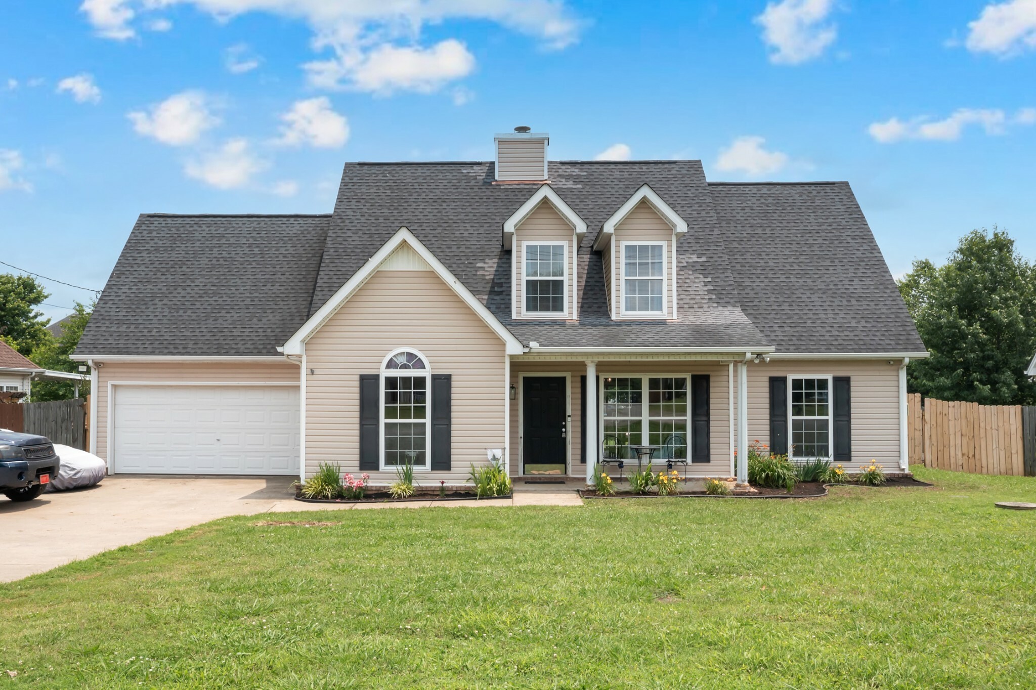 Property Photo: 681 Crescent Rd TN 37128