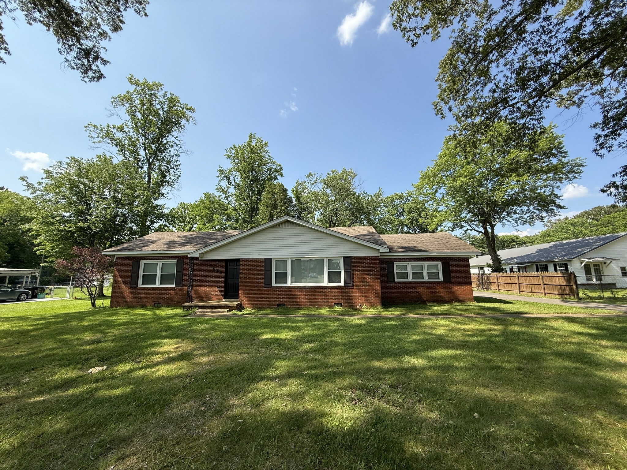 Property Photo: 613 Hardison St TN 37388