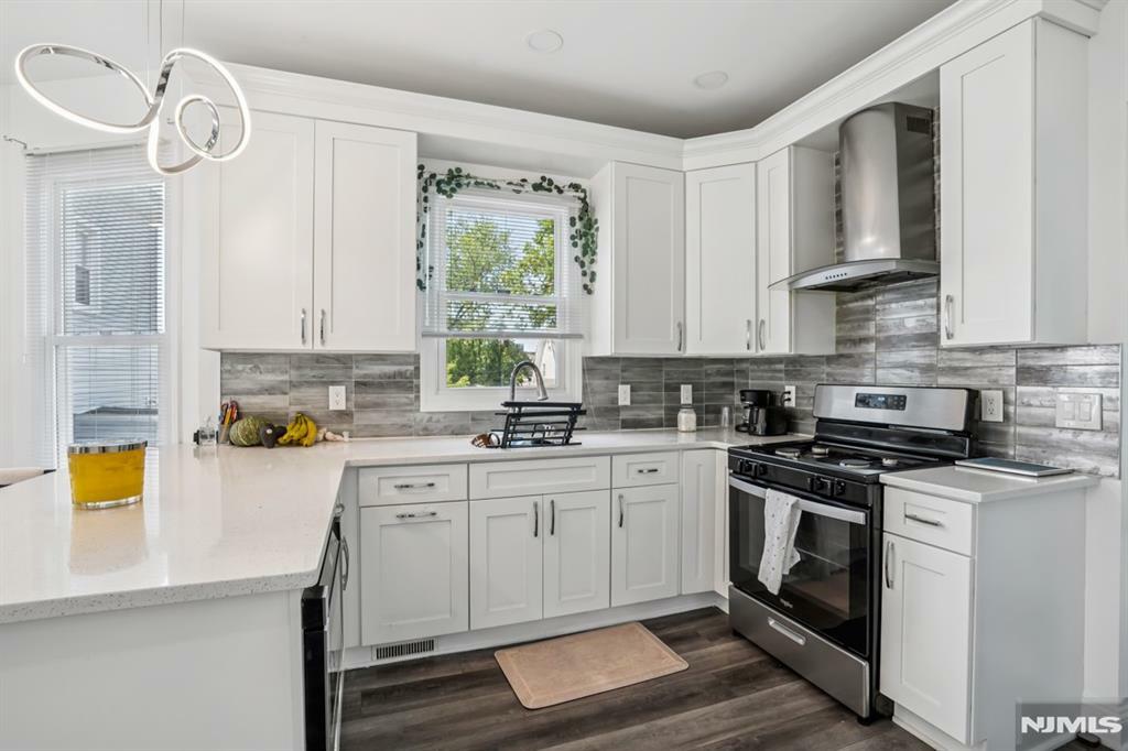 Property Photo: 31 Vanderbeck Place NJ 07601