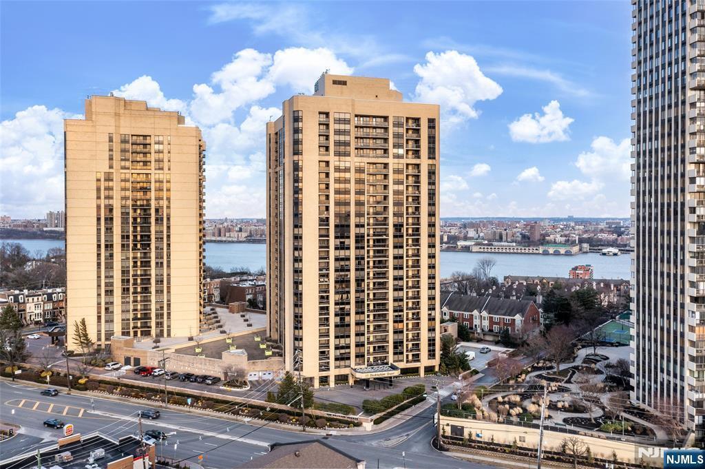 Property Photo:  800 Palisade Avenue 1804  NJ 07024 