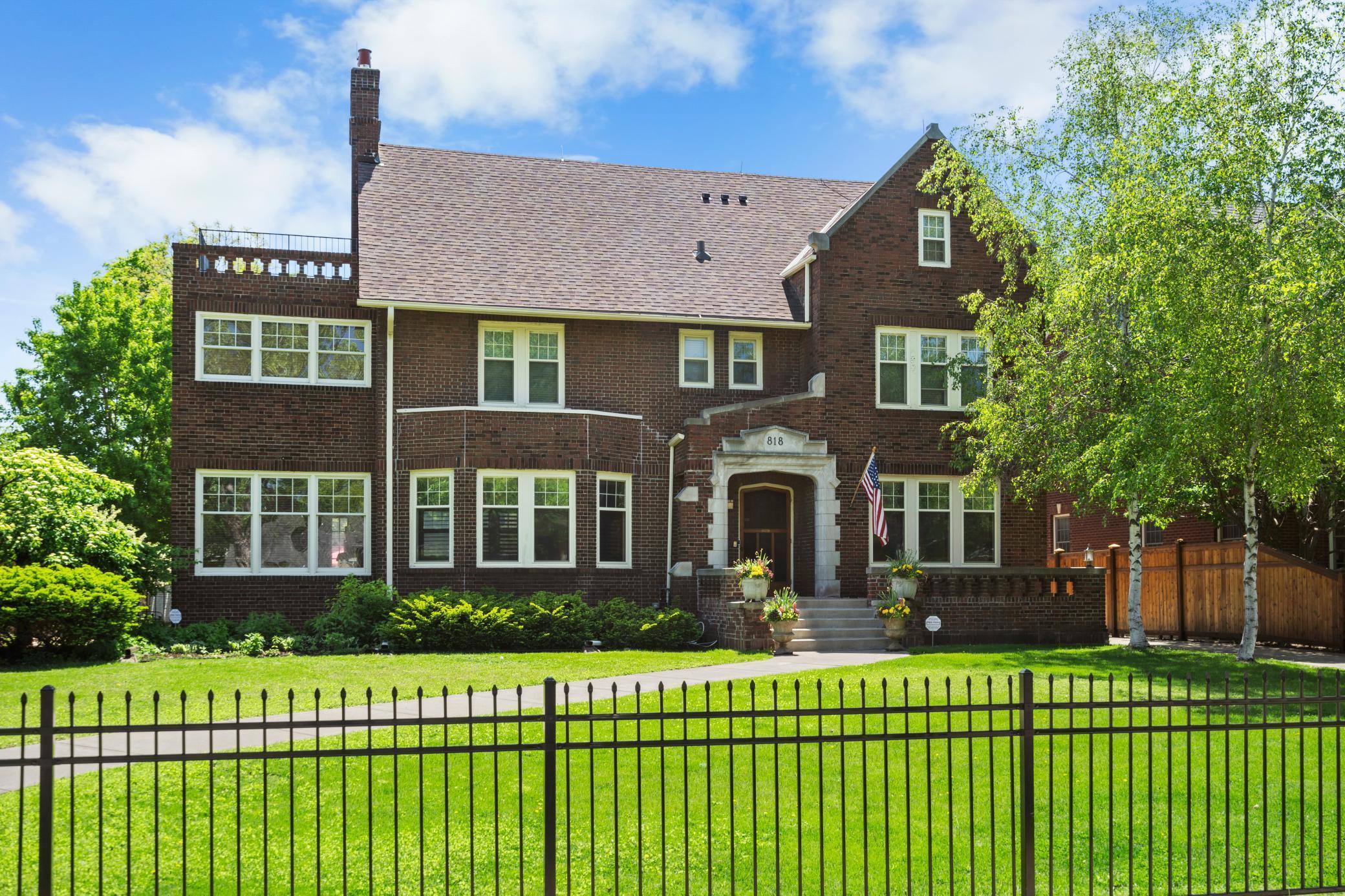 818 Summit Avenue  Saint Paul MN 55105 photo