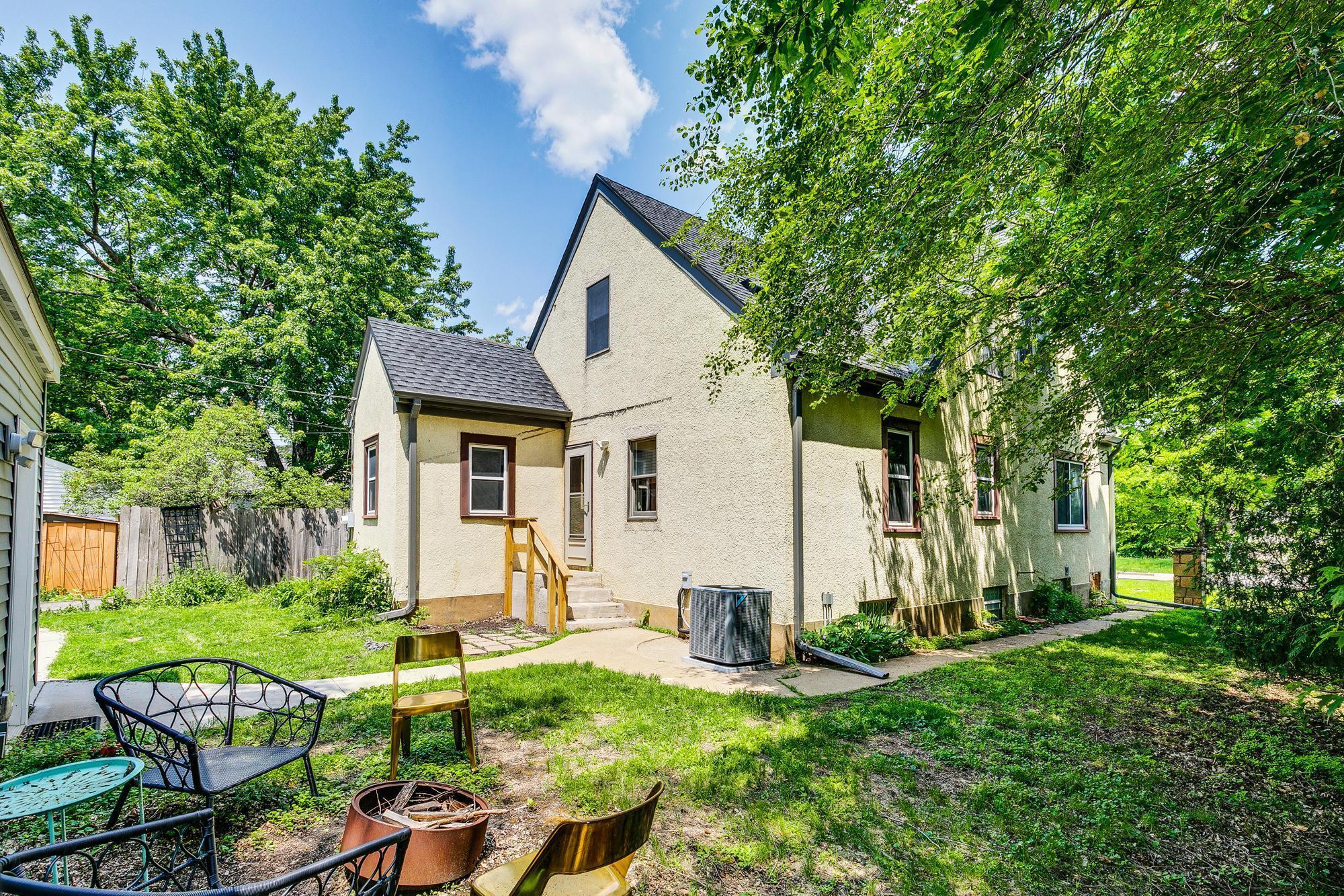 Property Photo: 3807 Hubbard Avenue N MN 55422