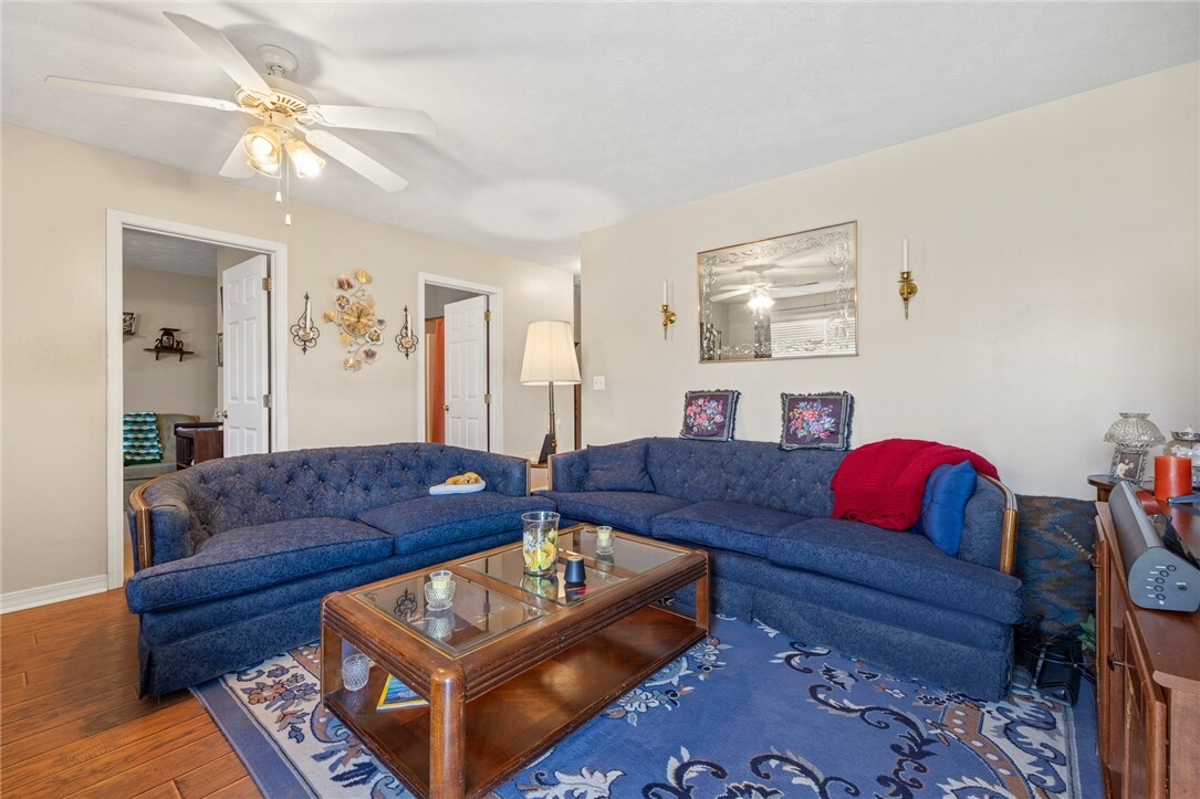 Property Photo: 1724 E 43 Highway 8 AR 72601
